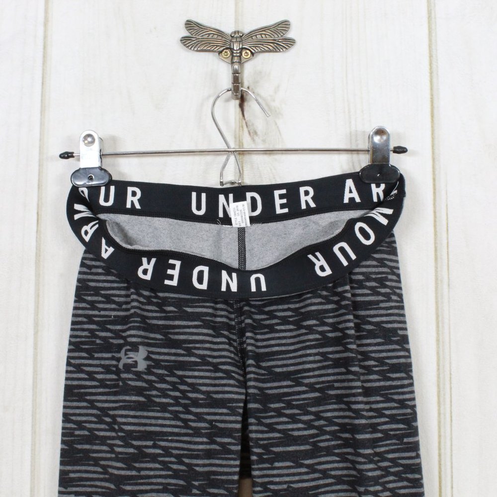 Under Armour Gray Striped Elastic Waist Athletic Cropped Leggings Size M - Picture 10 of 11